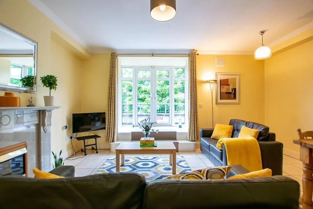 31 - Stunning Duplex By Shortstays Galway Holiday home